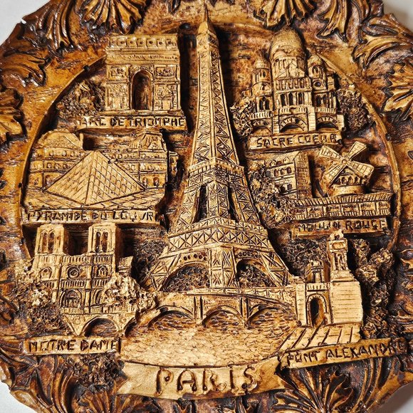 Rare Mid Century Round Chalkware Paris Souvenir Plate 6.25" Parisian Scene 3D - Picture 2 of 15